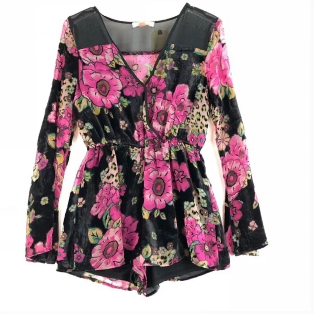 ✨HP✨Band Of Gypsies Floral Velvet Burnout Romper✨